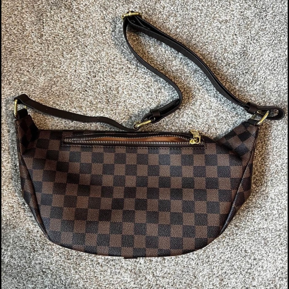 “Checkered” Fanny pack/cross body spring/summer essential!